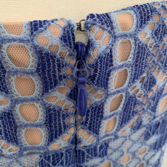 BCBG Max Azria Lace Overlay Midi Dress size 8 - Picture 10 of 16